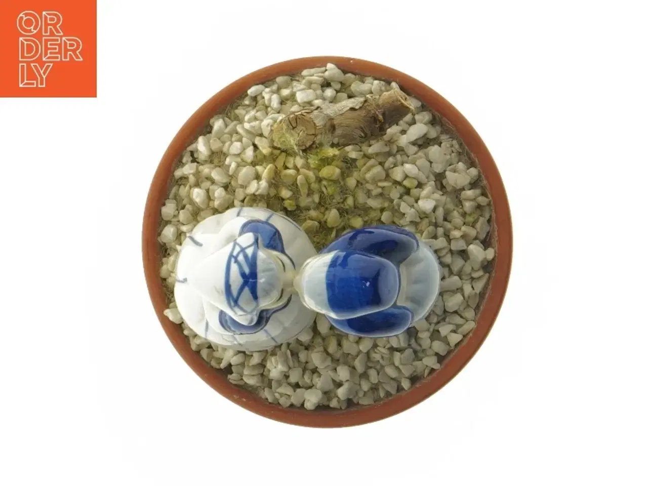 Billede 2 - Dekorativ porcelænsfigur af kyssende børn (str. 14 cm)
