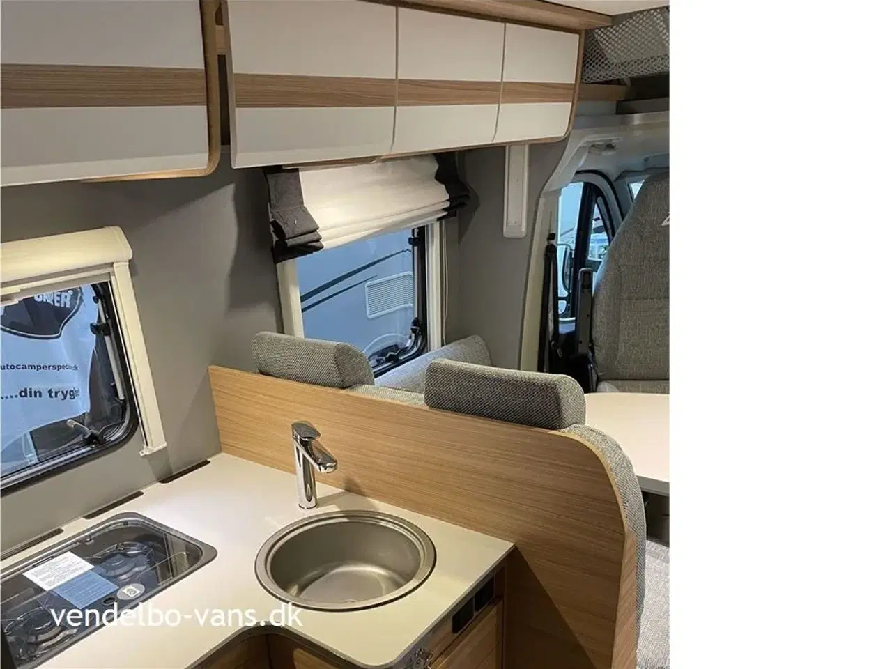 Billede 14 - 2023 - Dethleffs Just T 7052 DBM - 90 Year   Fritstående dobbeltseng med ekstra  stor garage neden under