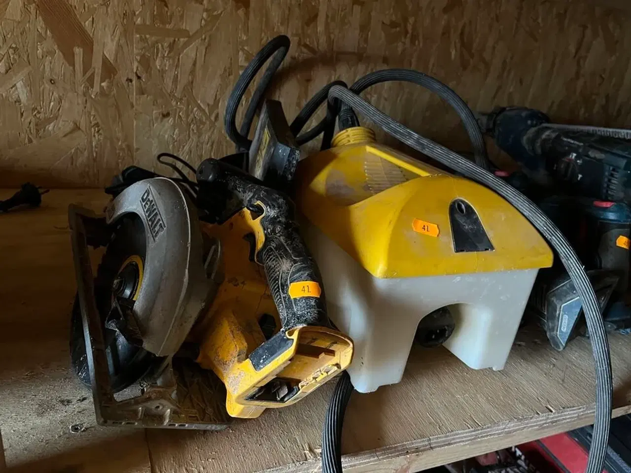 Billede 1 - Tapetafdamper WAGNER W14 + Rundsav DEWALT DCS391 Inkl. Batterisæt