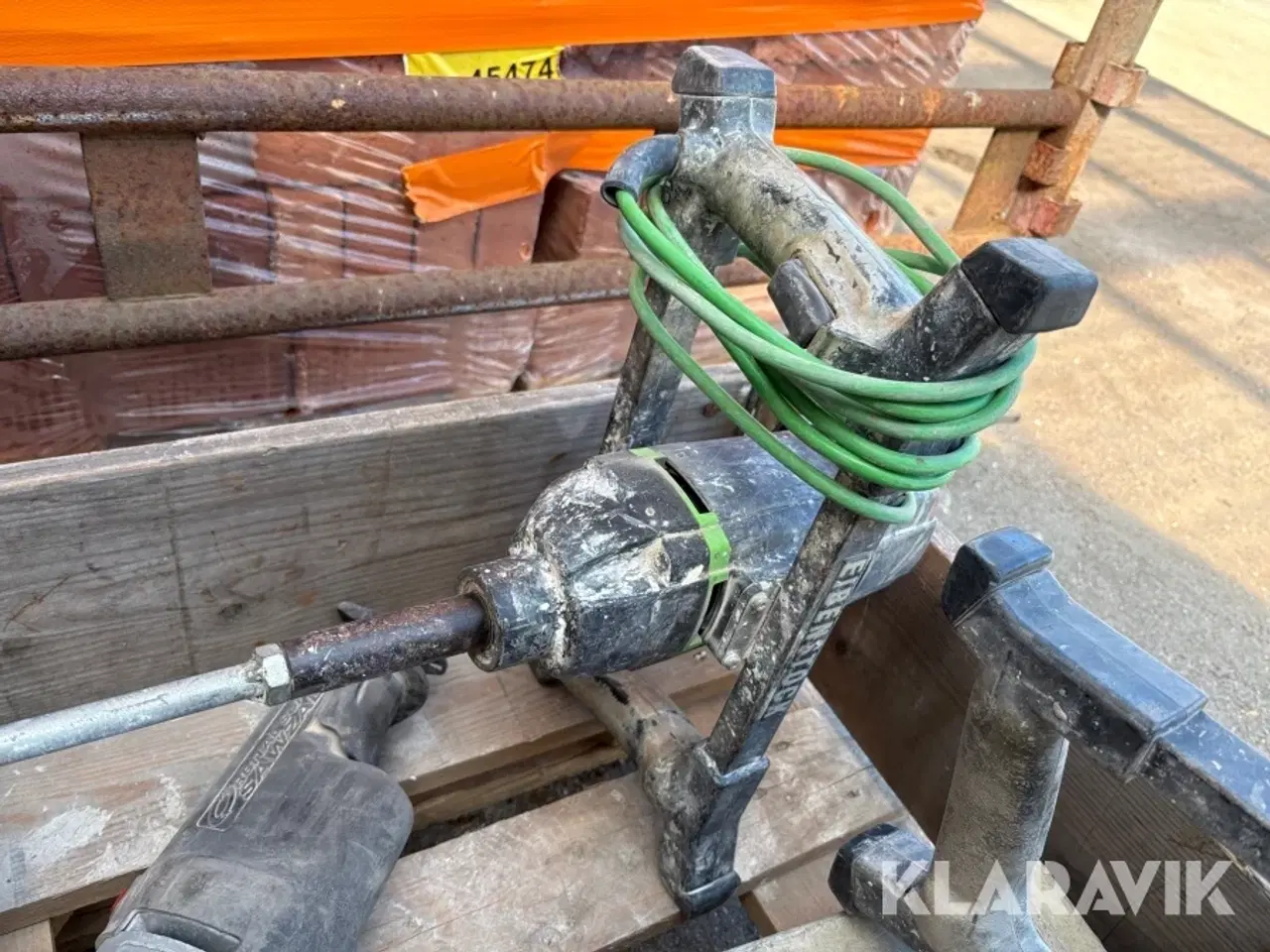 Billede 8 - Assorteret håndværktøj og lamper - 10 dele