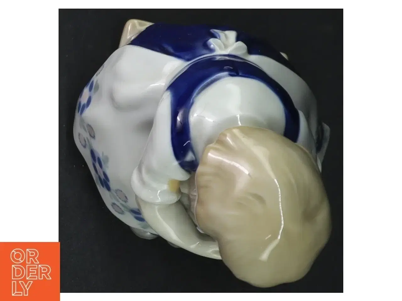 Billede 5 - Porcelænsfigur af pige (str. 21 cm)