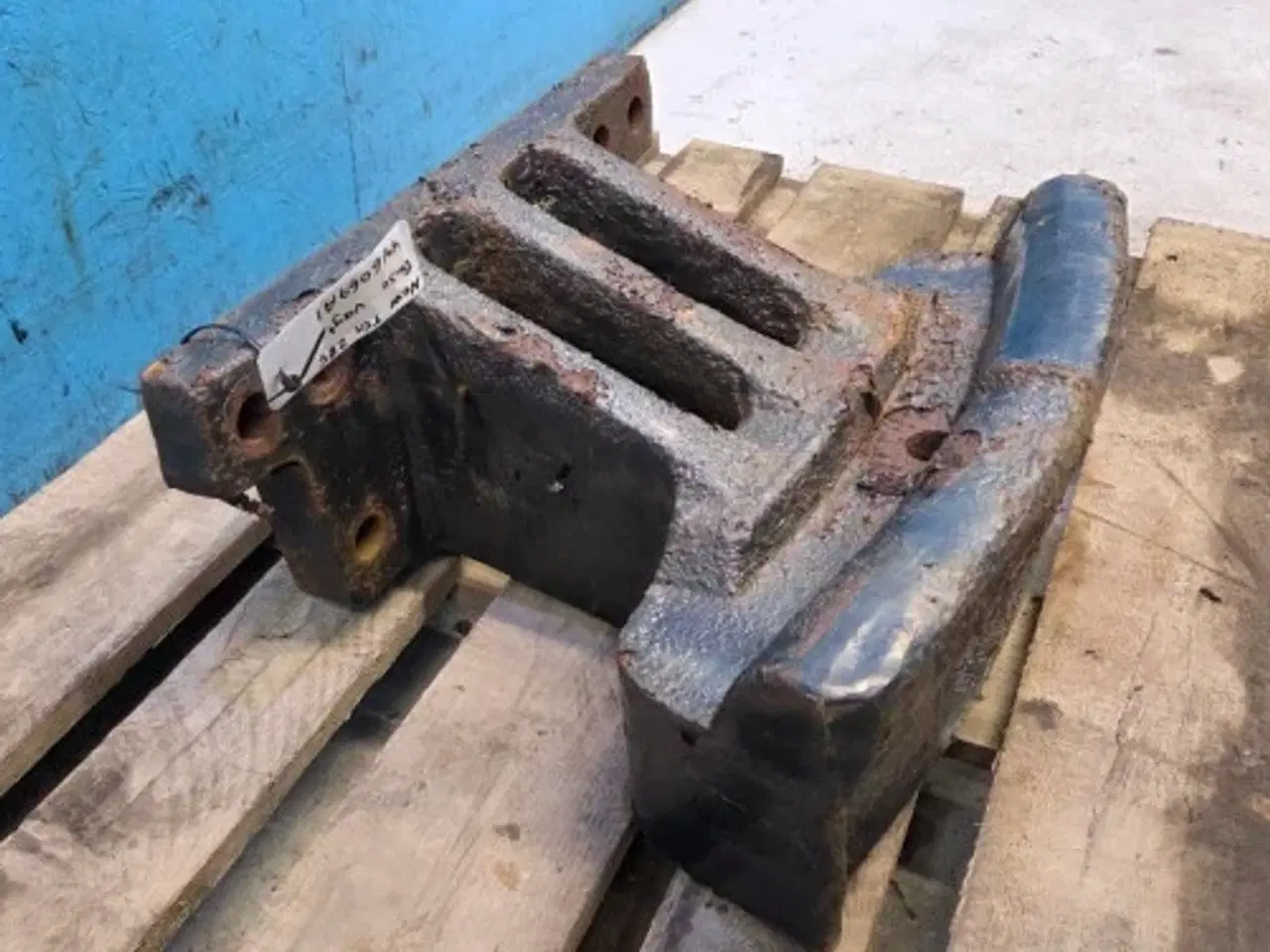 Billede 6 - New Holland TG285 Vægtholder 446069A1