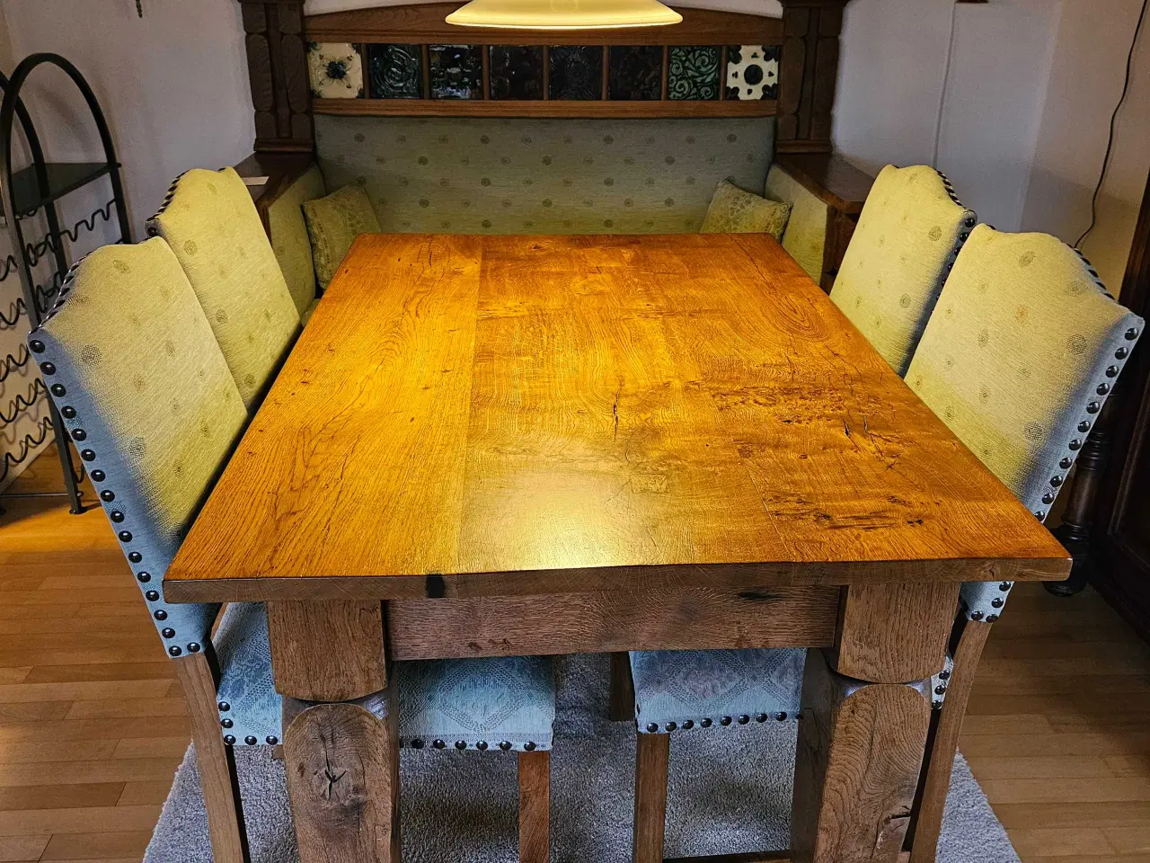 Billede 1 - Antikt spisebord og stole i massiv eg