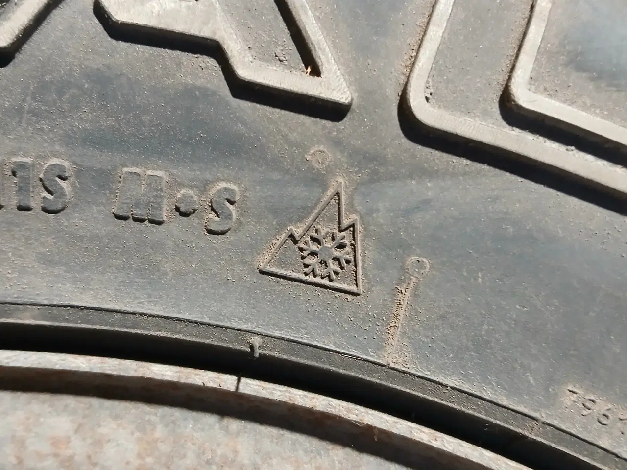 Billede 2 - 4x4 fælg med  AT dæk. M/S