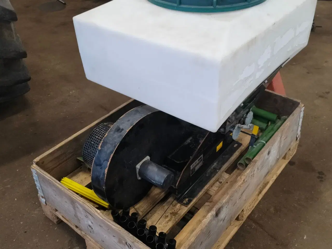 Billede 3 - Delimbe T18 Spreder til efterafgrøder