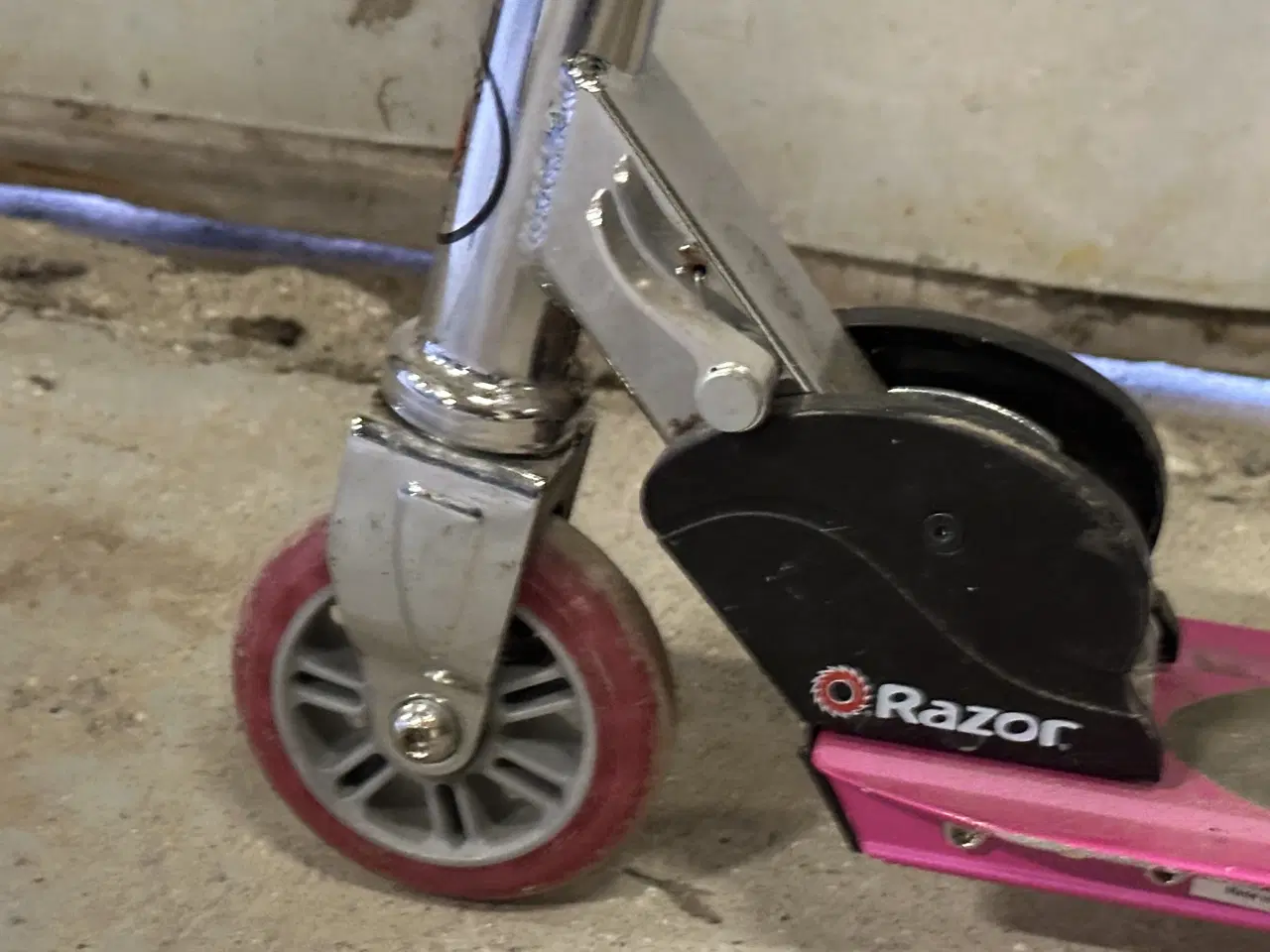 Billede 2 - Razor løbehjul i pink – fint og solidt