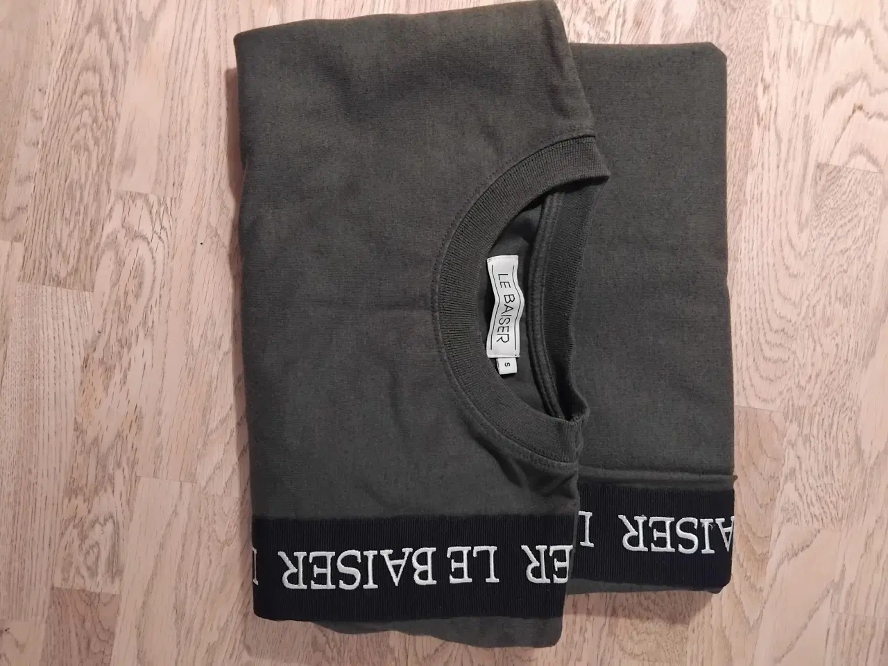 Billede 2 - 2 x T shirt til teenageren