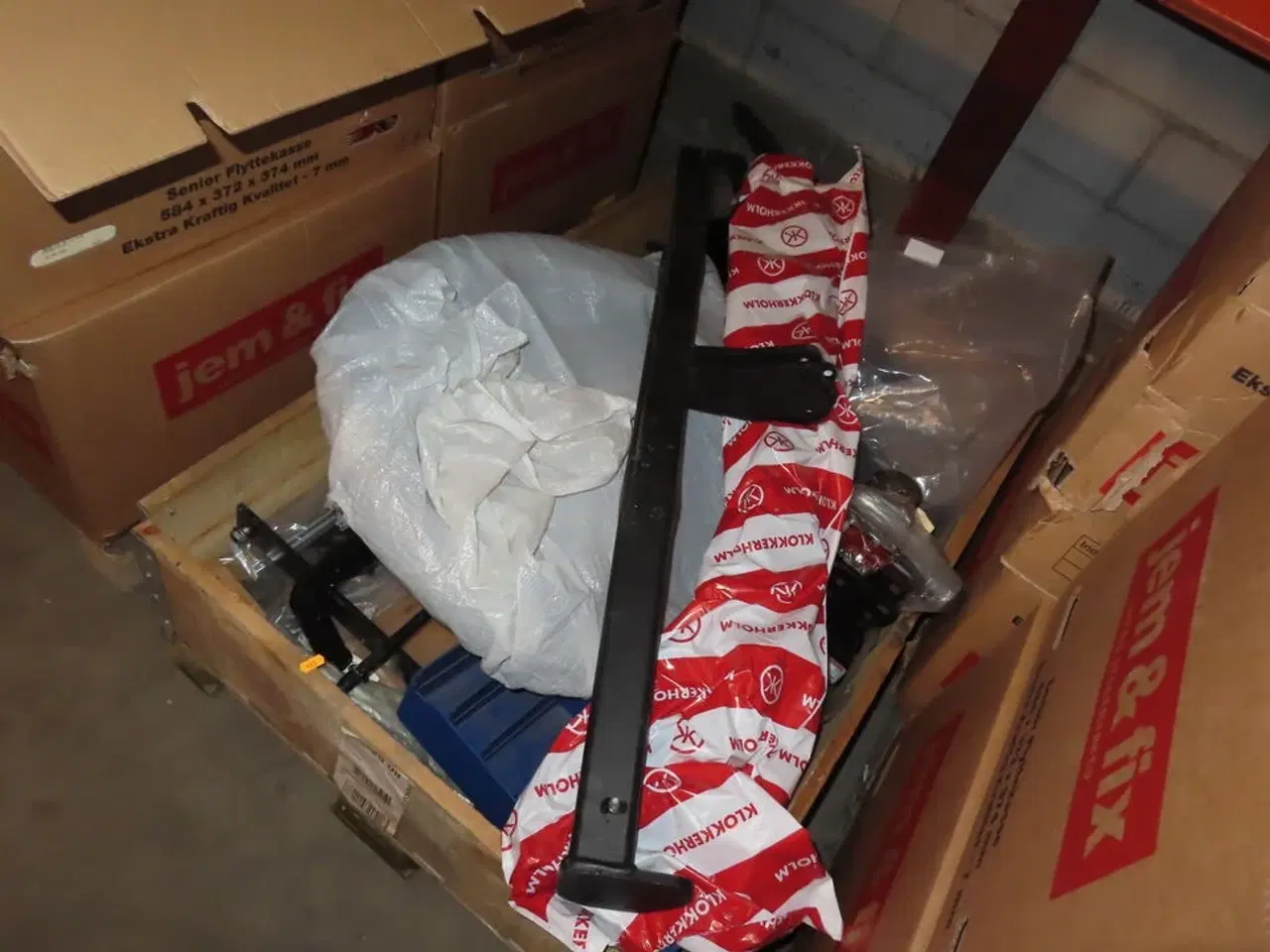 Billede 12 - 14 Paller med Autoreservedele