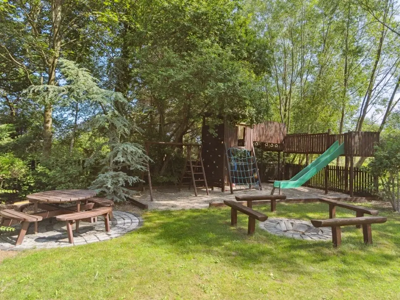 Billede 3 - Fantastisk feriebolig med mulighed for masser af aktivitet med familie og venner. T�t ved skov og strand med indend�rs spa og gymnastiksal.