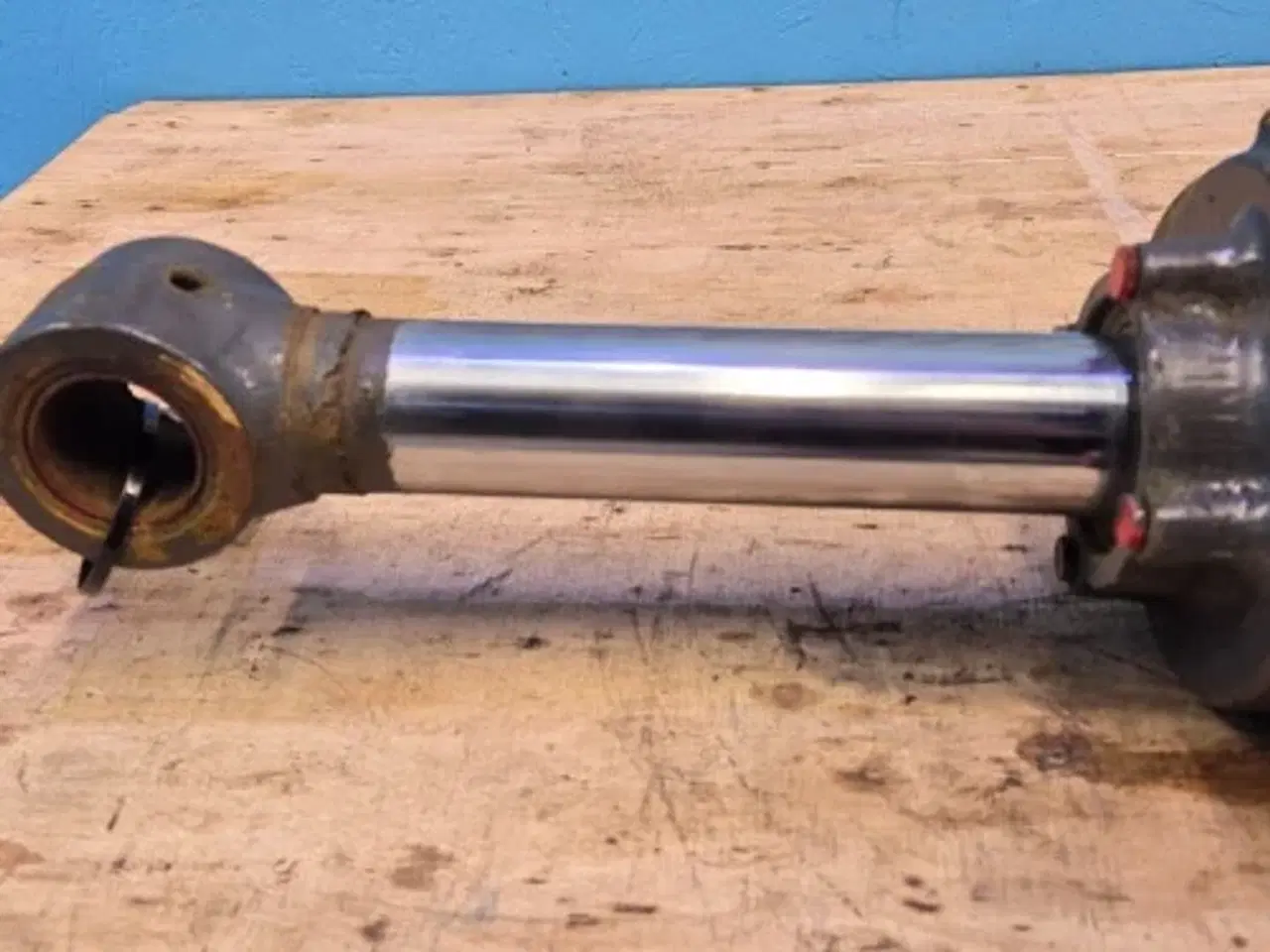 Billede 4 - New Holland LB115B Cylinder 90488673