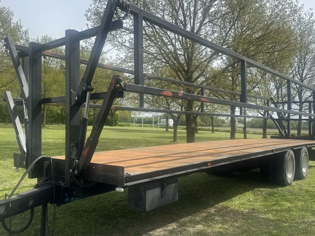 Billede 2 - Scania 12 meter halmvogn med hydraulisk ræk.