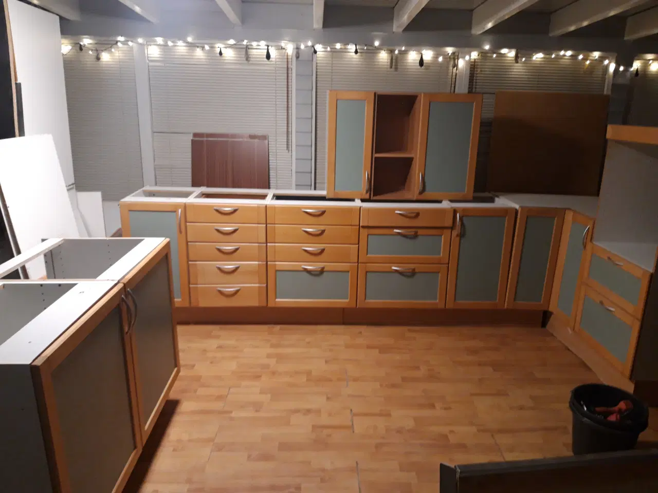 Billede 1 - Pæn og velholdt HTH køkken sælges