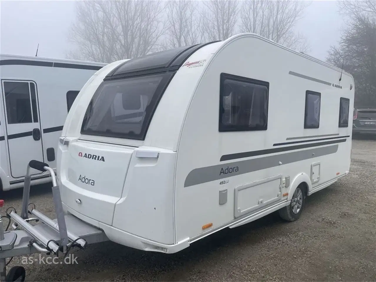 Billede 4 - 2015 - Adria Adora 492 LU   Adria Adora 492 LU årgang 2015 Incl mover, posemarkise 5 sovepladser, 4 siddepladser