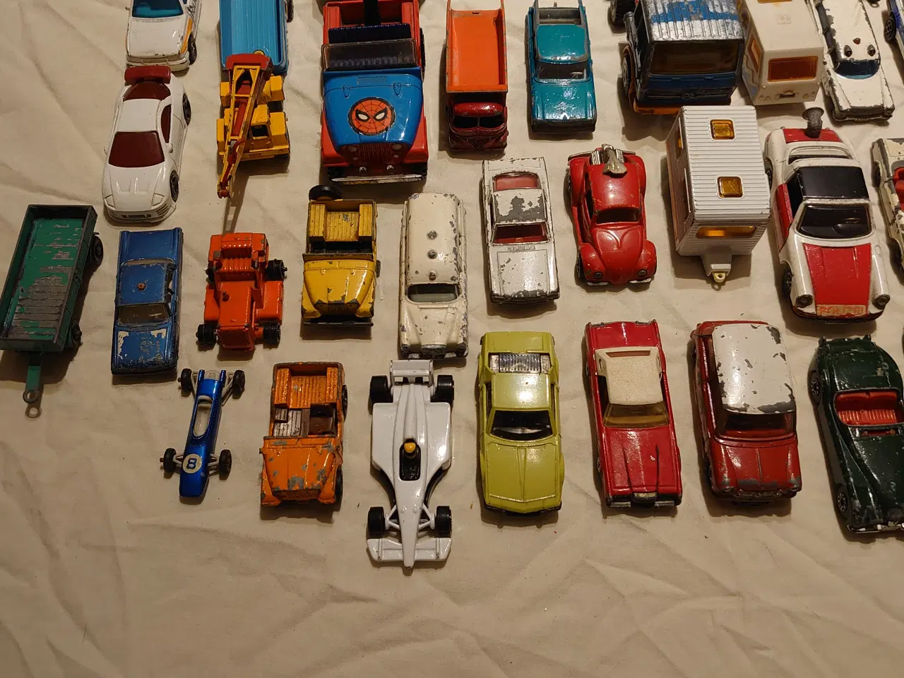 Billede 6 - 78 stk mærkede modelbiler samt katalog.