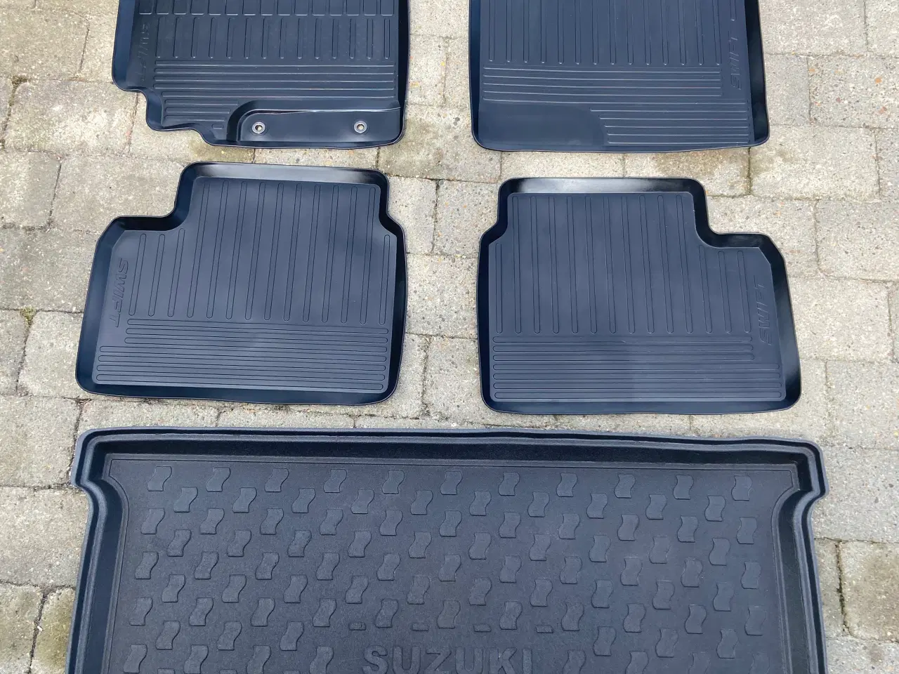 Billede 4 - Gummimåtter og bagagerumsbakke til Suzuki Swift