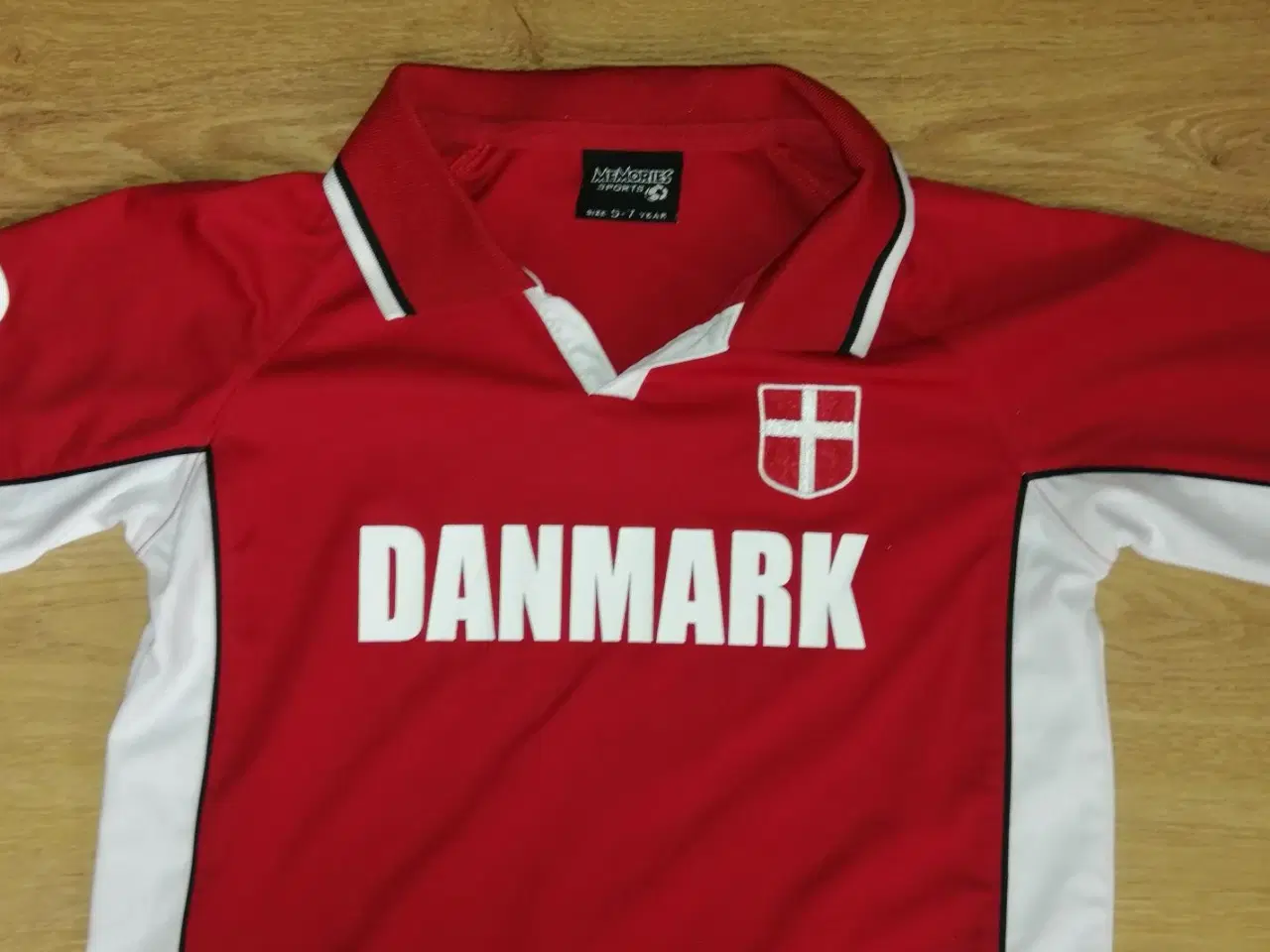 Billede 2 - NY FLOT DANMARK TRØJE NR 10, STR. 5-7 ÅR