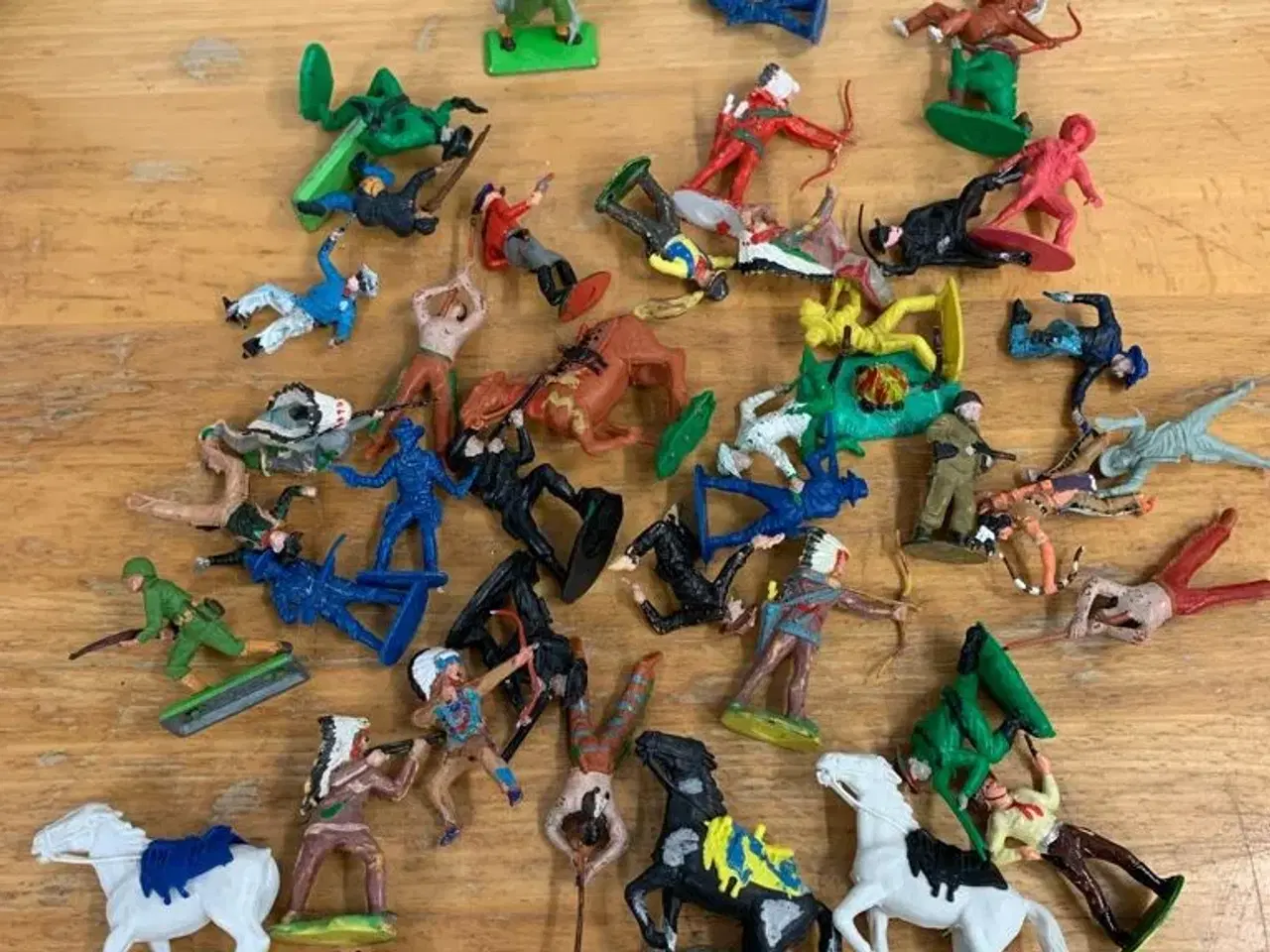 Billede 1 - Cowboy og indianer figurer