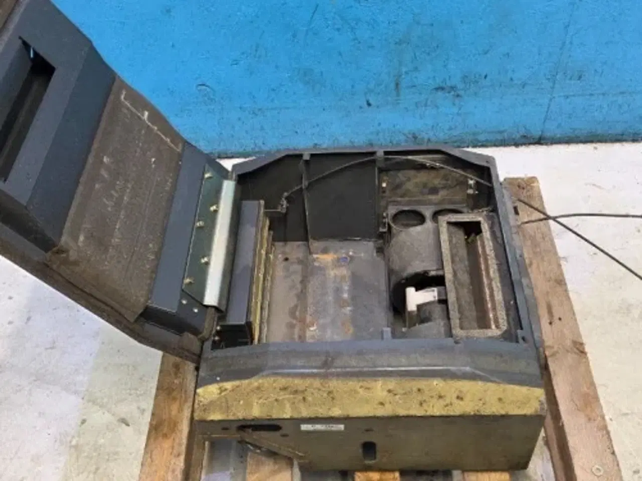 Billede 19 - New Holland TF78 Konsollen Til Instrumentbrættet 84015371