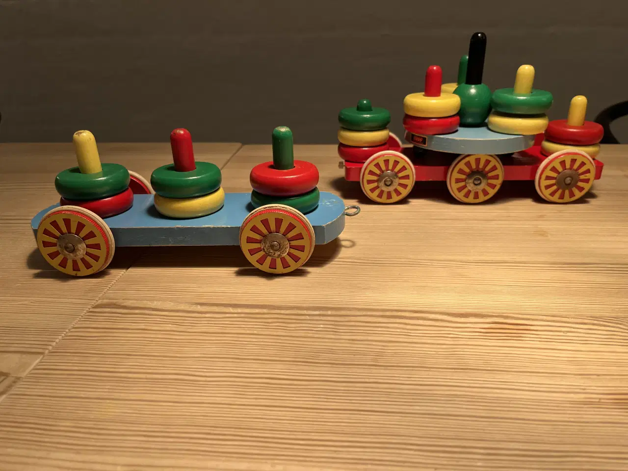 Billede 1 - BRIO trækvogne 2 stk. samlet pris