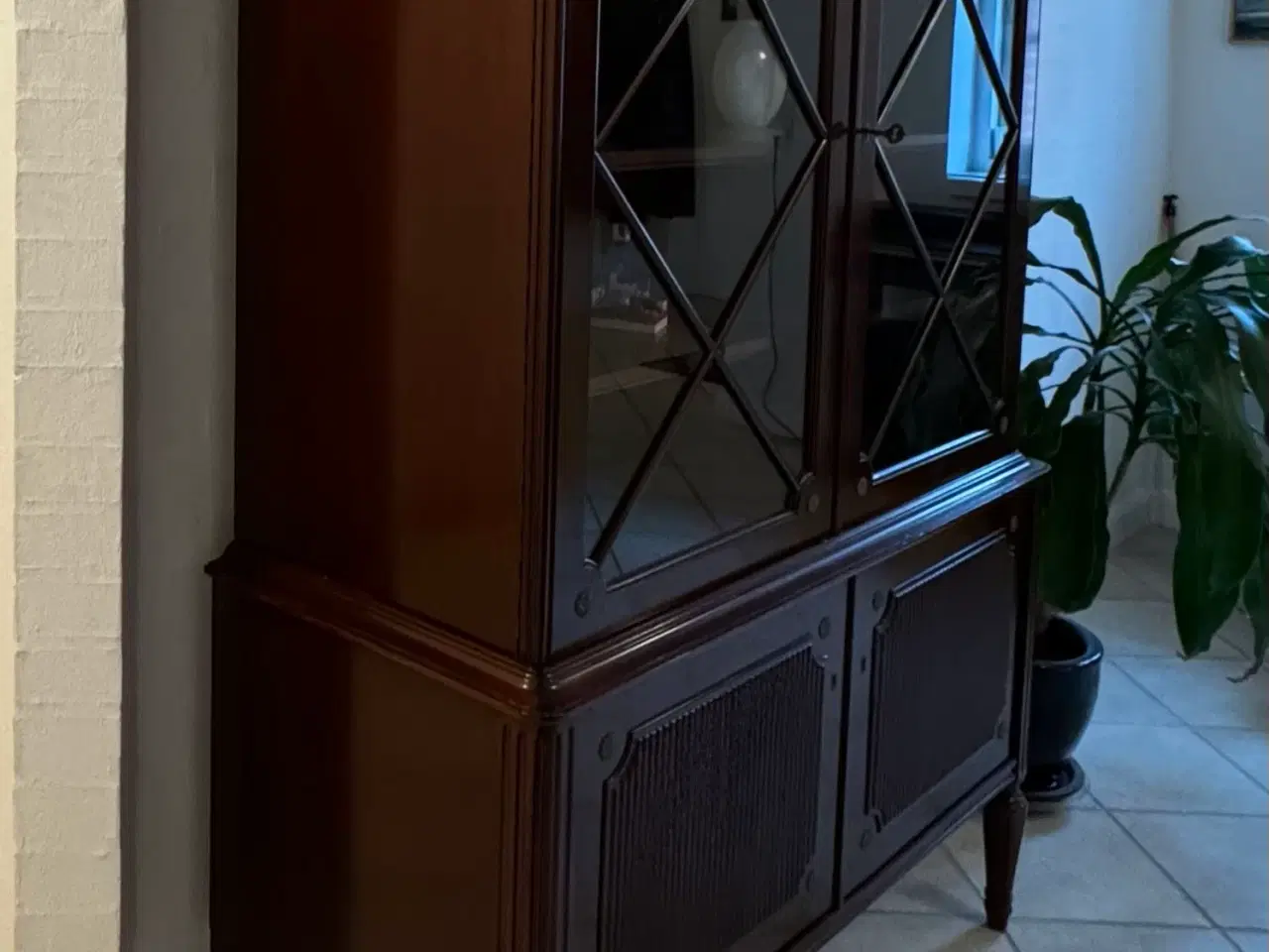 Billede 3 - Smuk gl. vitrineskab 