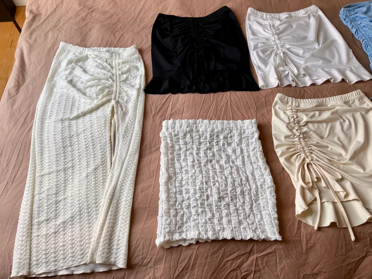 Billede 3 - 7 nederdele str S. Dem alle for 350 kr + fragt.