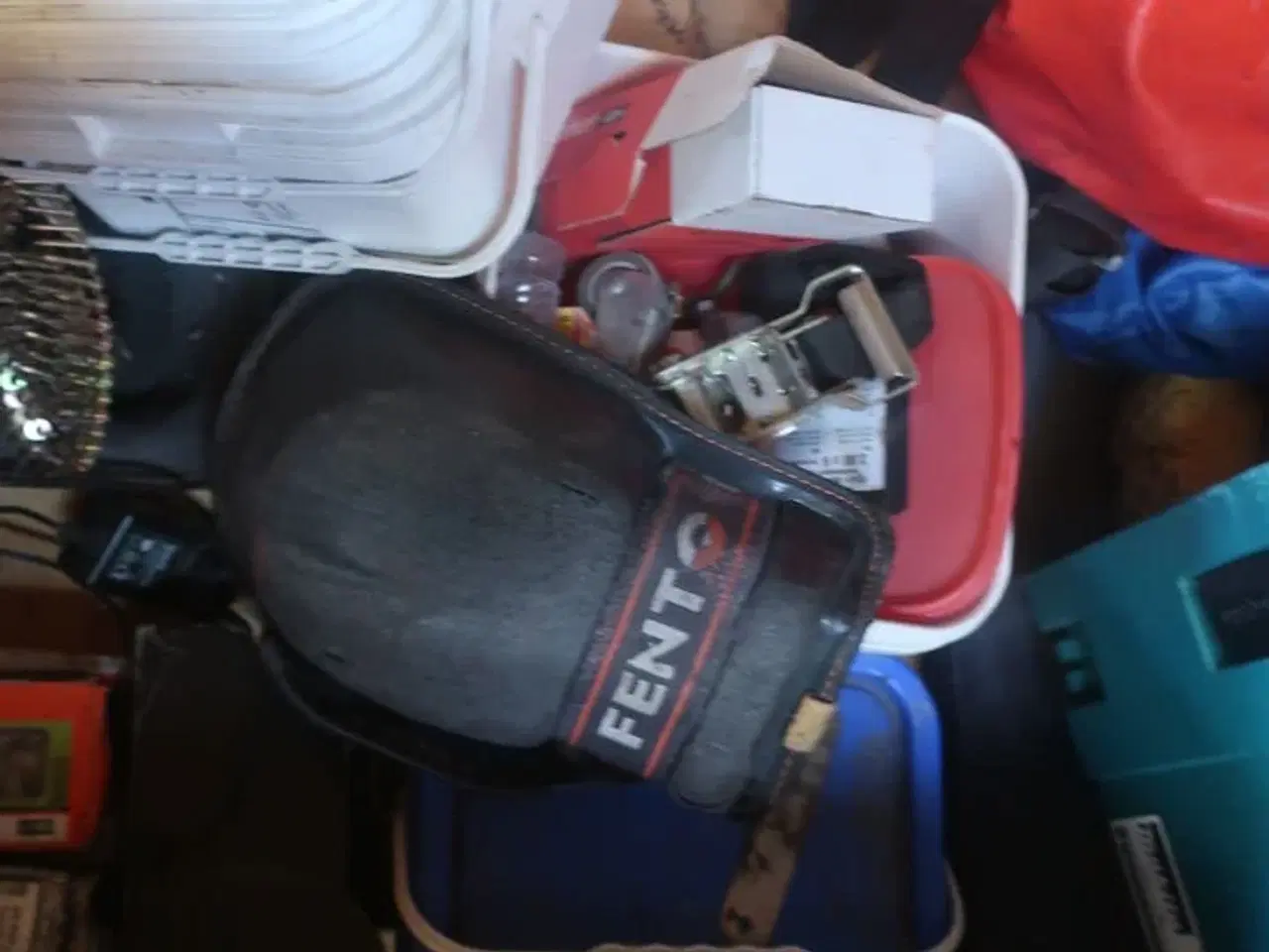 Billede 9 - 3 stk. paller med div. Pallerammer, værktøj, varelager m.m.