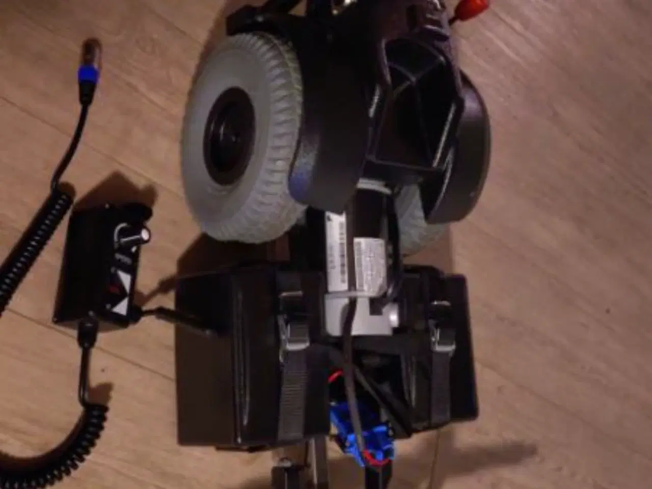 Billede 3 - Lille Viking hjælpemotor til manuel kørestol.