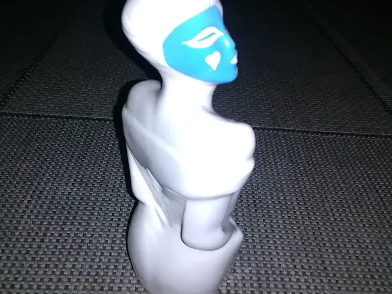 Billede 2 - Kvinde figur