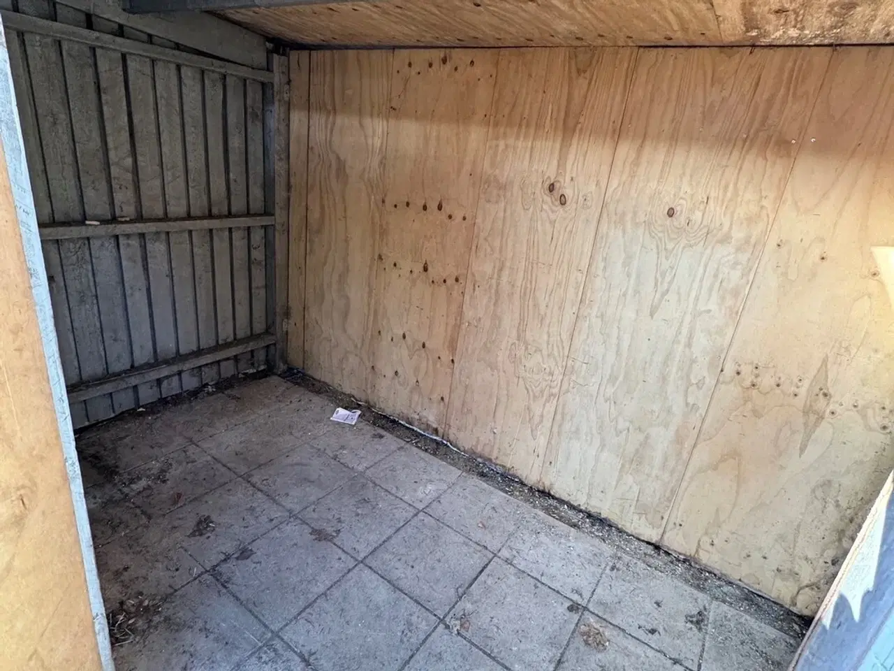 Billede 7 - Lagerbygning med gode tilkørselsforhold og port