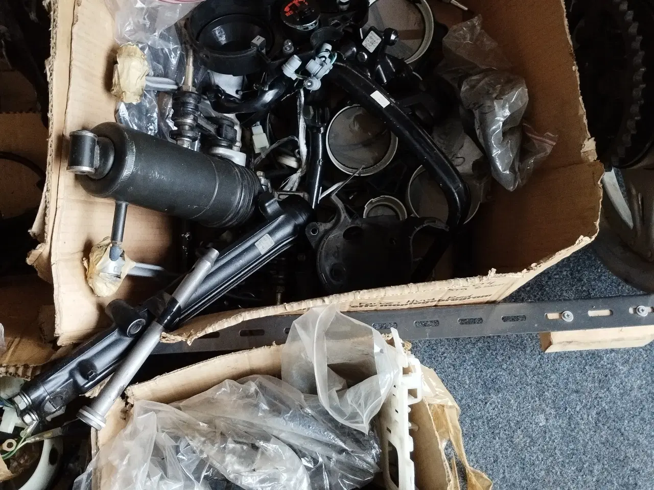Billede 4 - Reservedele til Honda CBX 550 F