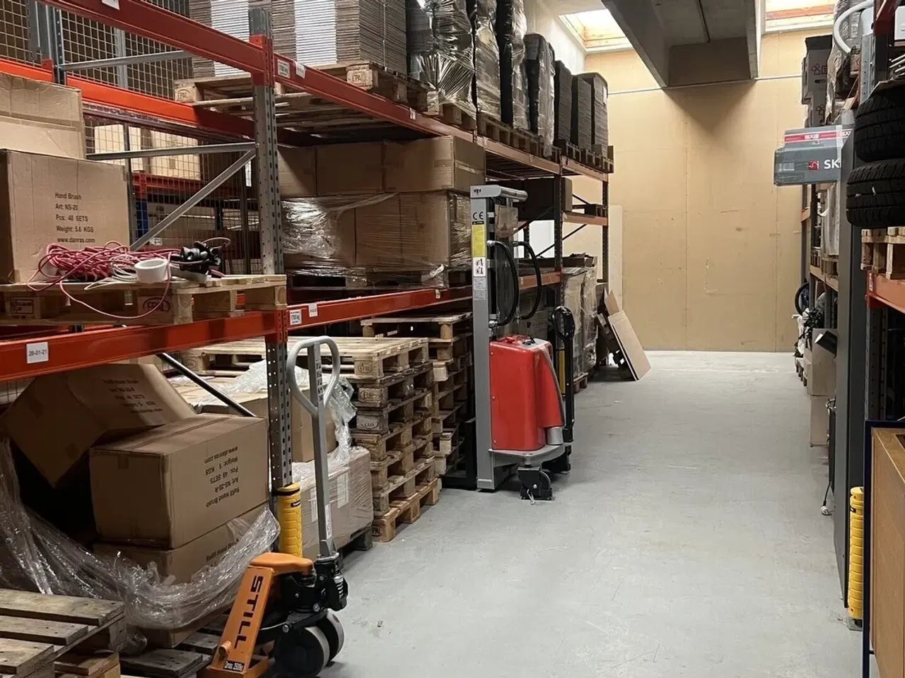 Billede 9 - Super velbeliggende lager med kontor