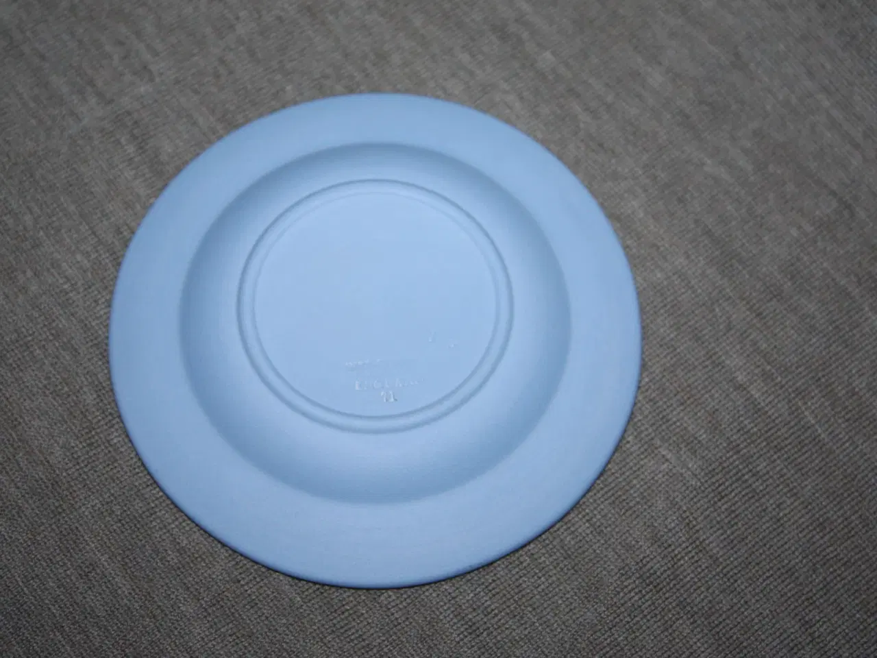 Billede 10 - Vase med Wedgwood cameo  18 cm