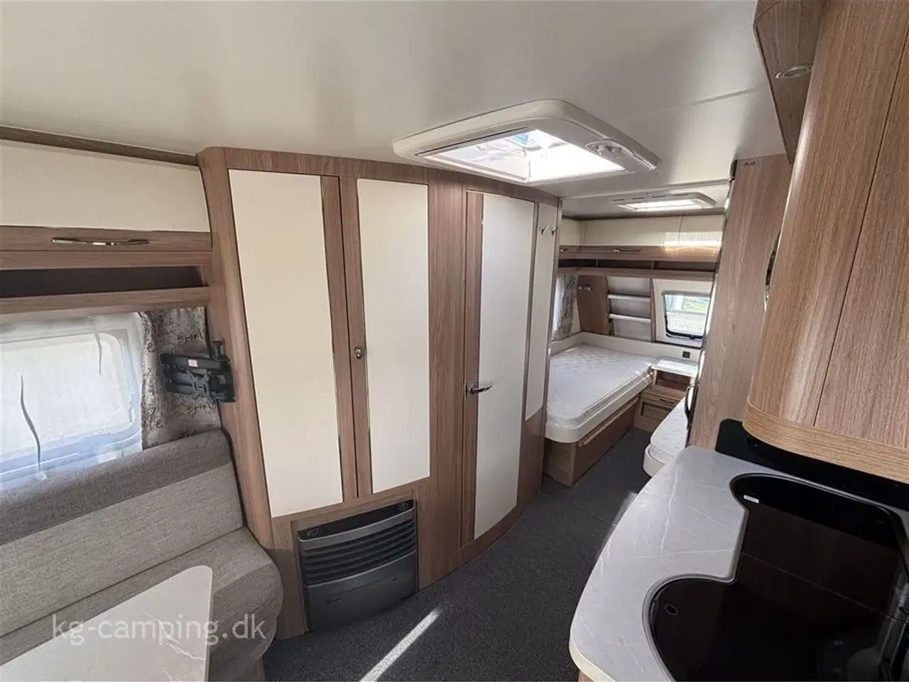 Billede 5 - 2020 - Hobby De Luxe 495 UL DK line   Kampagnevogn DK-Line utroligt velholdt. Kan opvejes til 1800kg