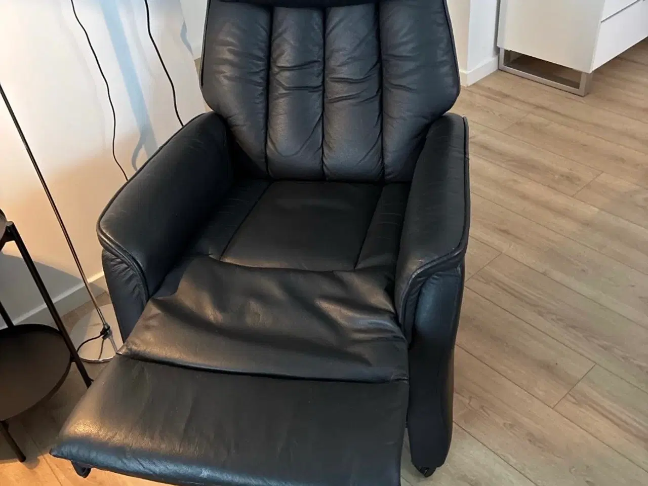 Billede 5 - Otiumstol/løftopstol i sort læder