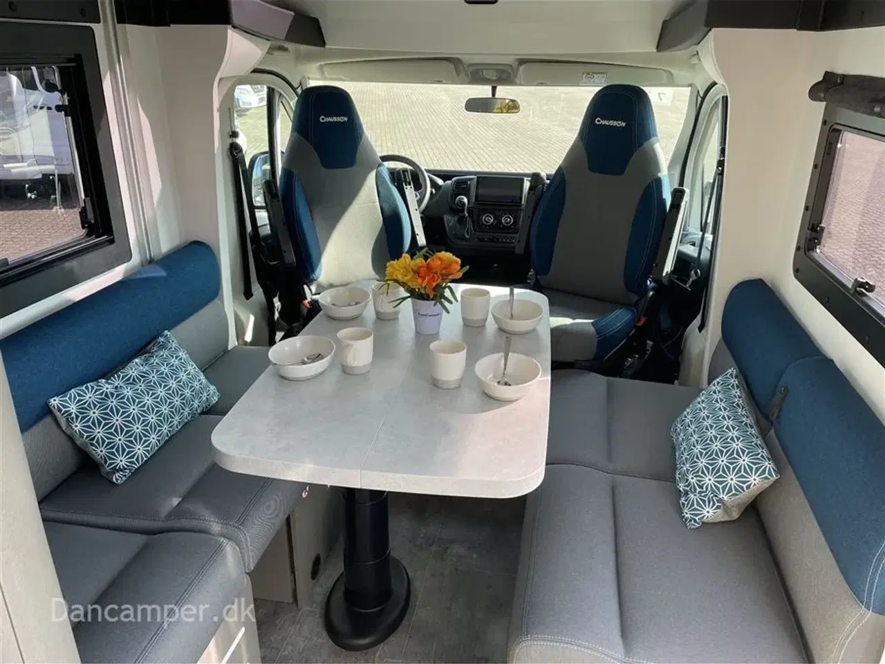 Billede 11 - 2024 - Chausson X650 Exclusive line   Messepris 1.019.900,- SPAR kr. 50.000,- Camper med stor Lounge og siddegruppe, 9-trins automatgear, sænkeseng, stor garage, specialfælge, Artic, Connect- og X-tilbehørspakke ,