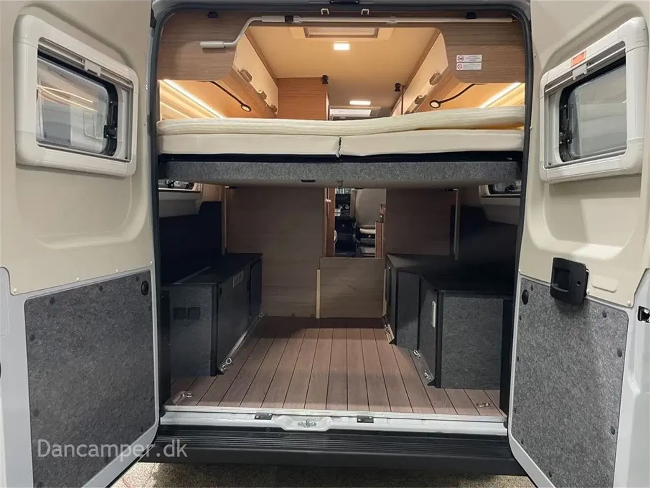 Billede 6 - 2024 - Knaus Boxlife 600 ME Platinum Selection 140 Hk 8 trins aut.gear, adoptiv fartpilot, under 6 meter, man ligger på langs i den store hæve/sænkbar seng