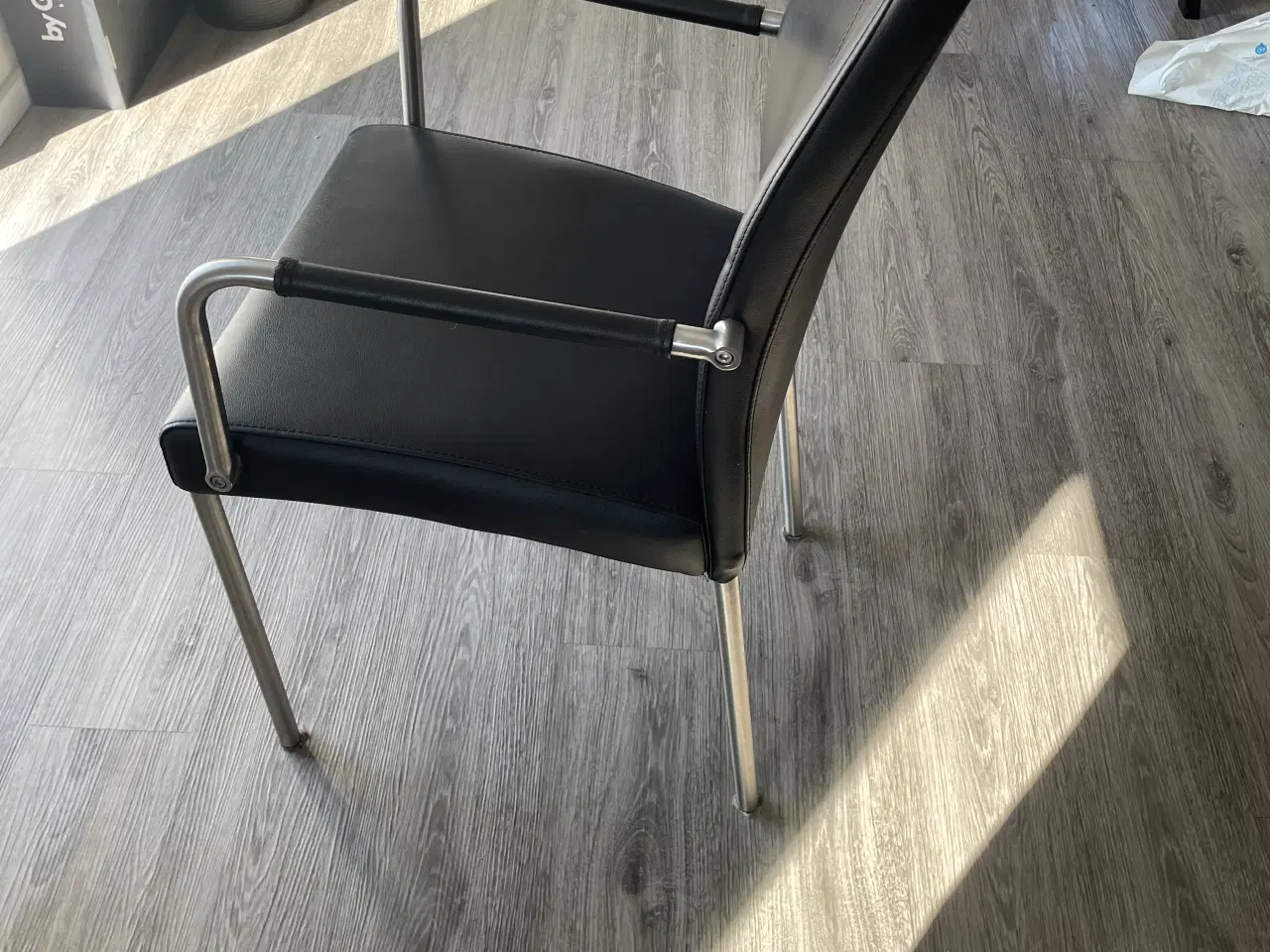 Billede 2 - Spisebordstole sort, kunstlæder