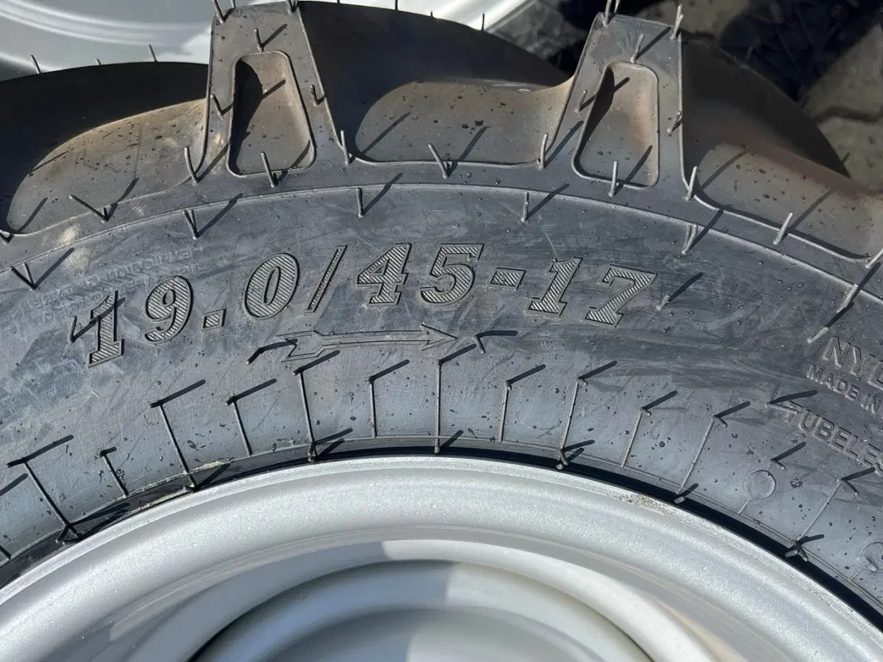 Billede 7 - MRL NYE brede hjul til minilæsser 19.0/45-17