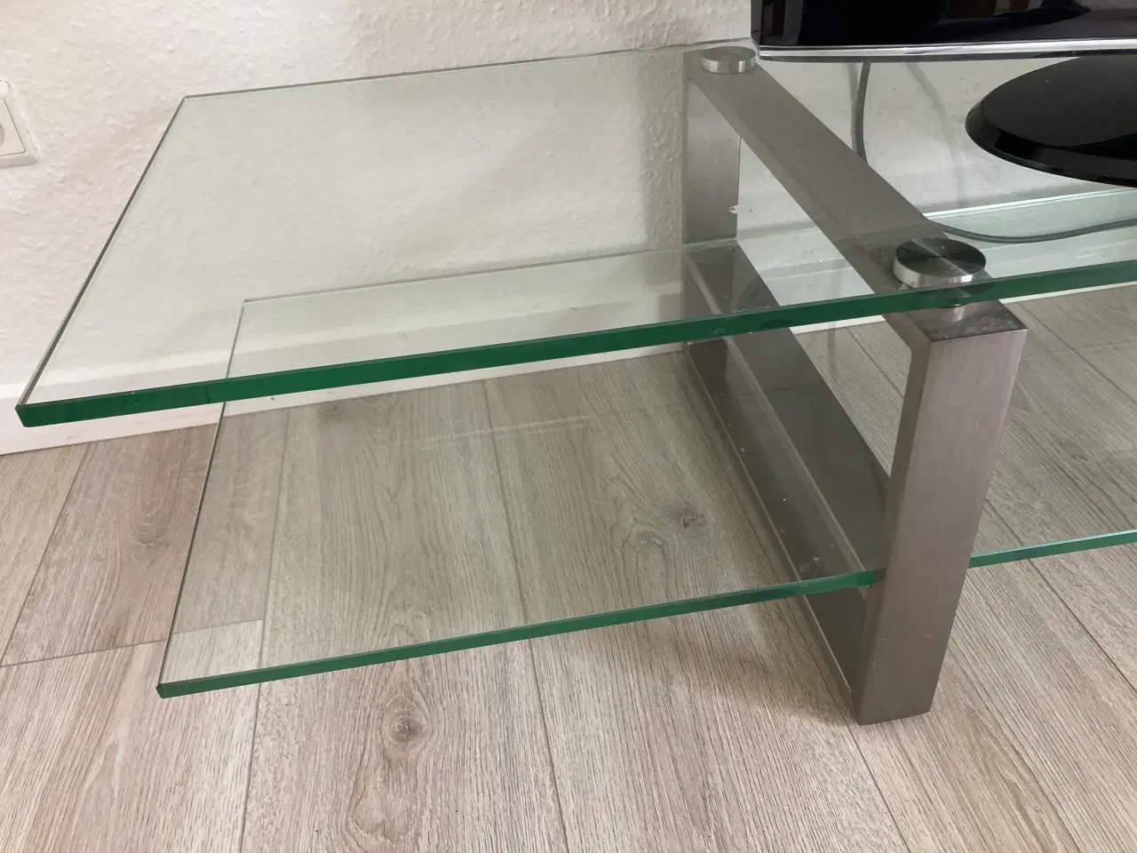 Billede 2 - TV-bord i glas og stål