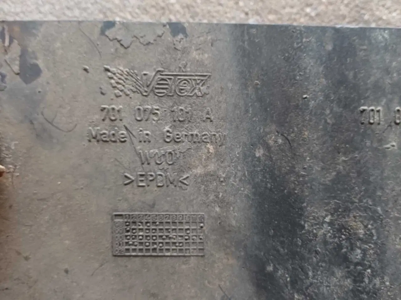 Billede 3 - Stænklapper til VW t 4 transporter