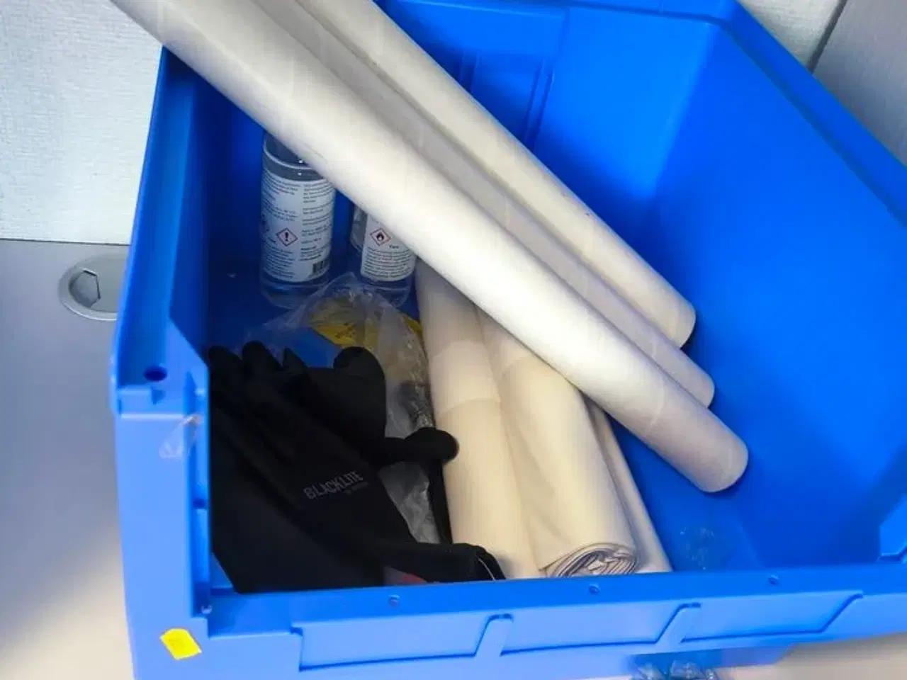 Billede 2 - Systemkasser m. indeholder (handsker m.v.)