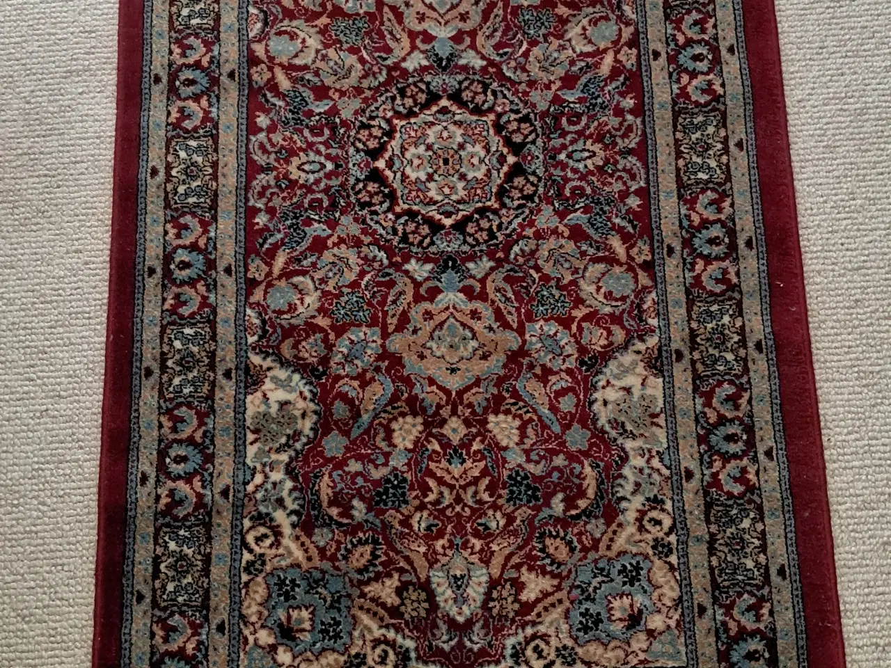 Billede 1 - Flot rød løber 170x85