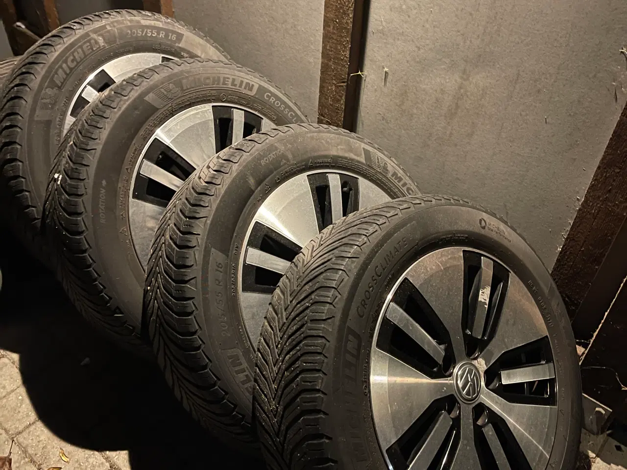 Billede 1 - Originale VW 16” fælge med Michelin helårsdæk