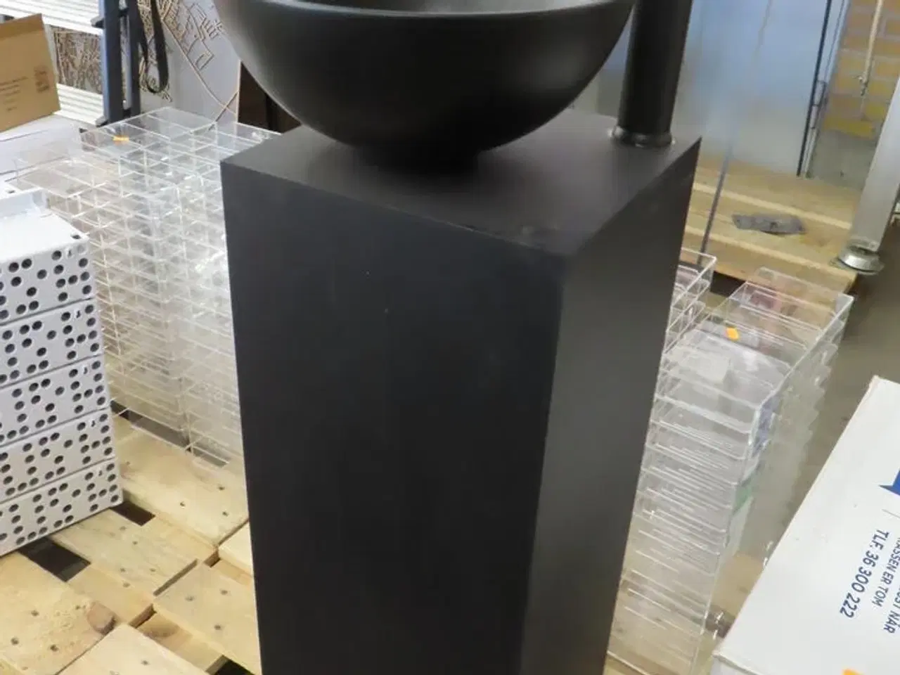 Billede 1 - Håndvask og armatur på pedestal