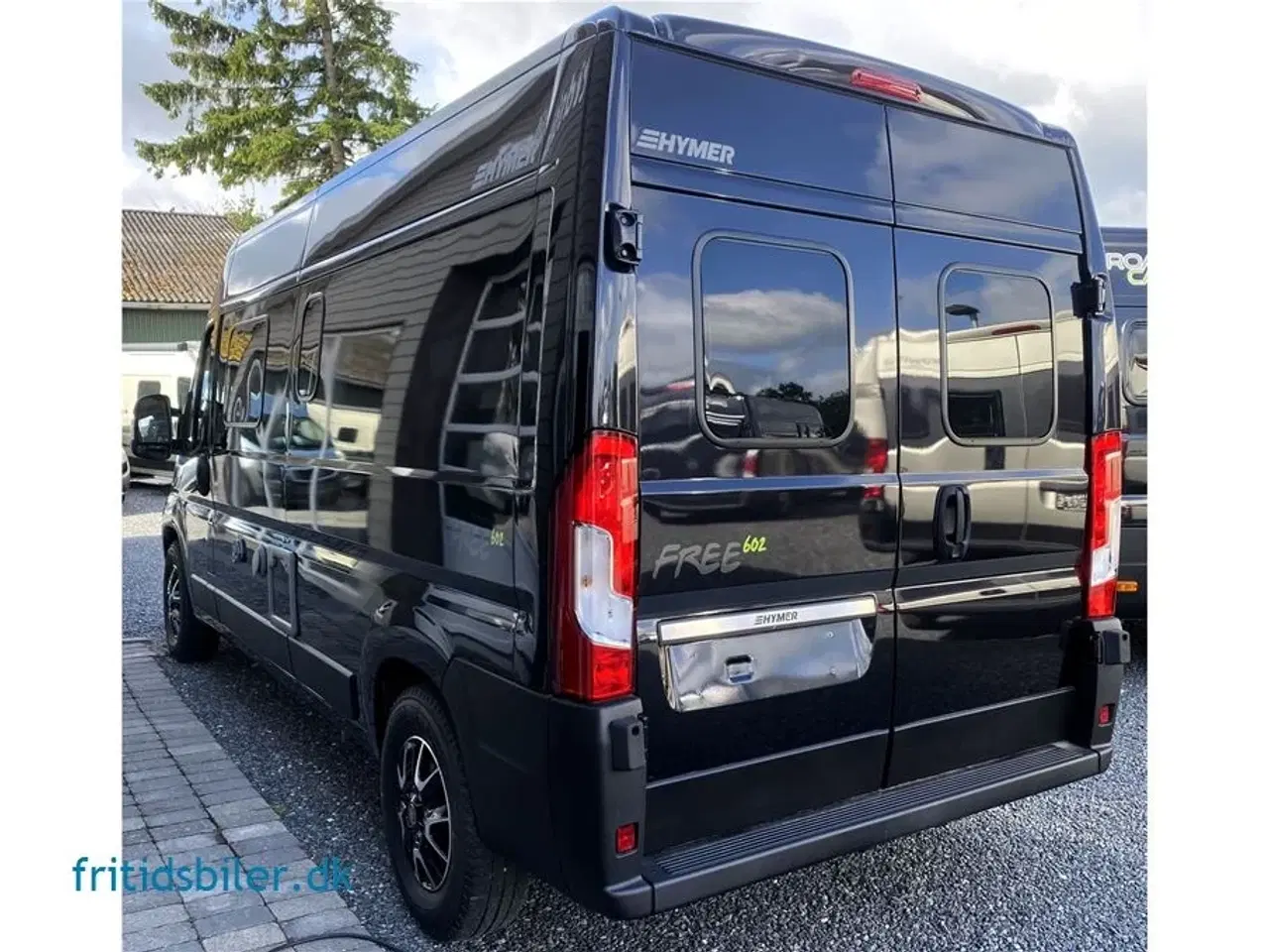 Billede 3 - 2024 - Hymer Free 602 2,3 140 hk   Hymer 602 på under 6 meter med langsgående senge