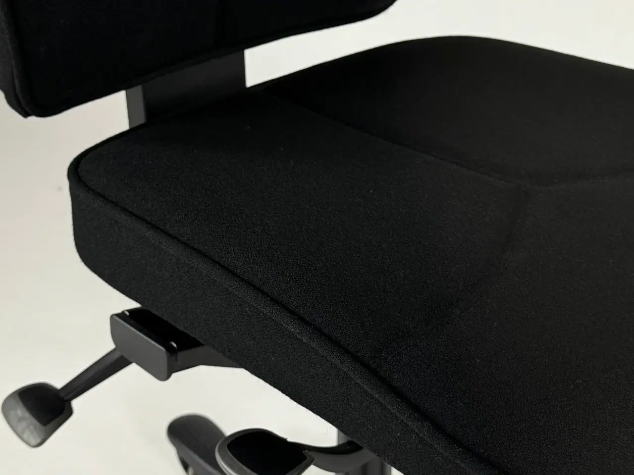 Billede 7 - Kinnarps Free Float 6240 – Sort