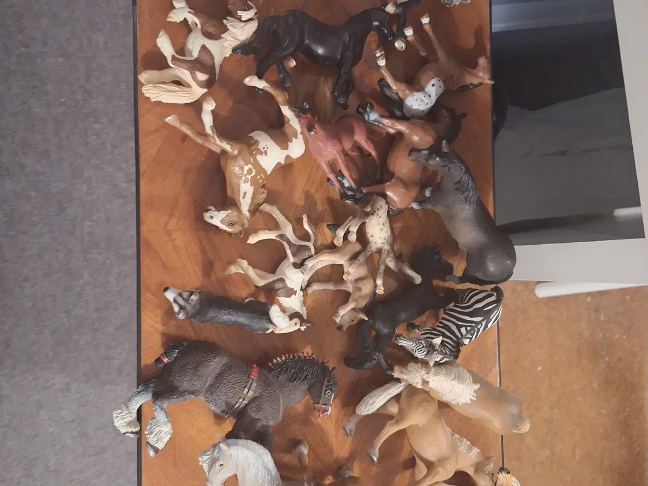 Billede 4 - Schleich heste, Stald/lade, og mere tilbehør 