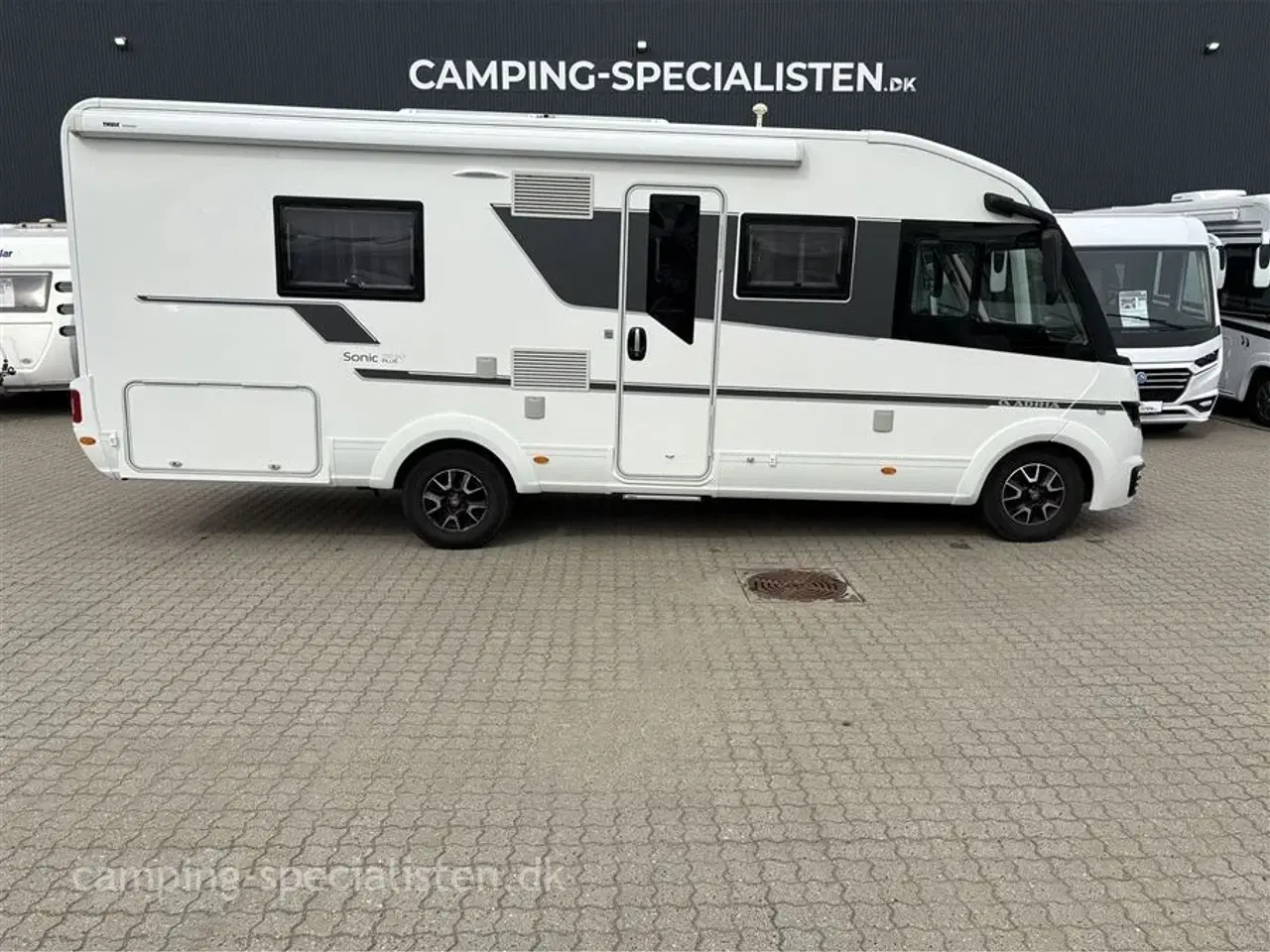 Billede 1 - 2019 - Adria Sonic Plus I700   Adria Sonic Plus I 700 DLT 2019 - Alde varme - Se den nu hos Camping-Specialisten.dk