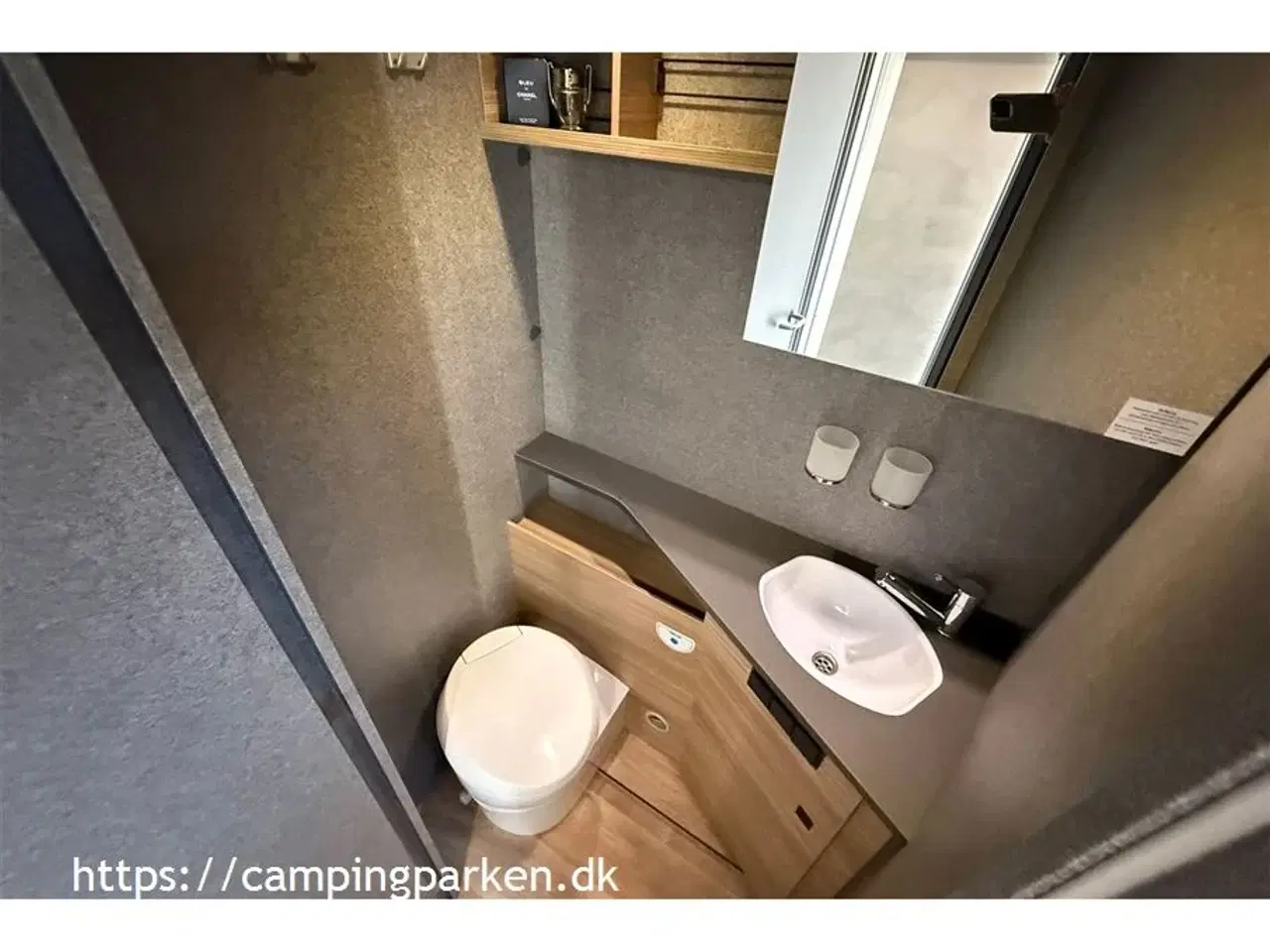 Billede 15 - 2025 - Dethleffs Trend I 7057 EB   Superflot Jubilæumsmodel. Ægte læder og alcantara, 180 hk, automatgear, enkeltsenge