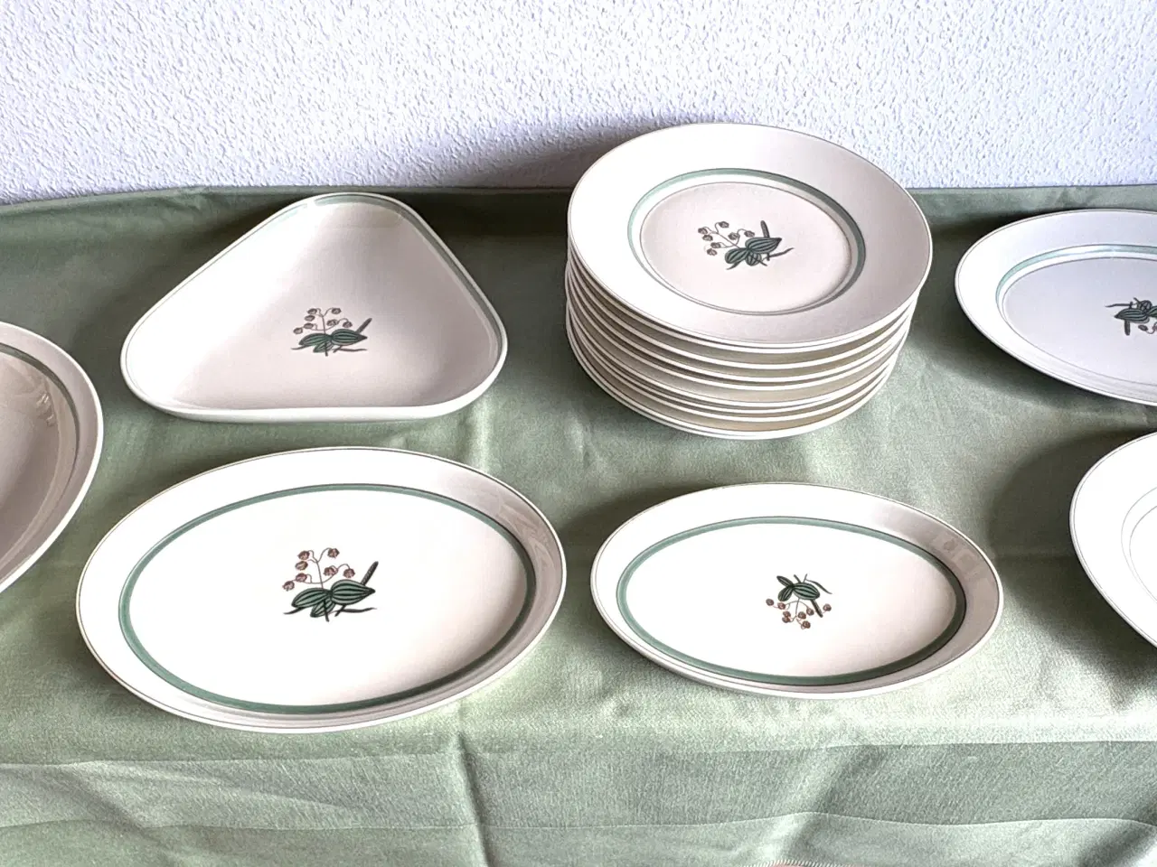 Billede 1 - Spisestel. Hjertegræs. Royal Copenhagen.